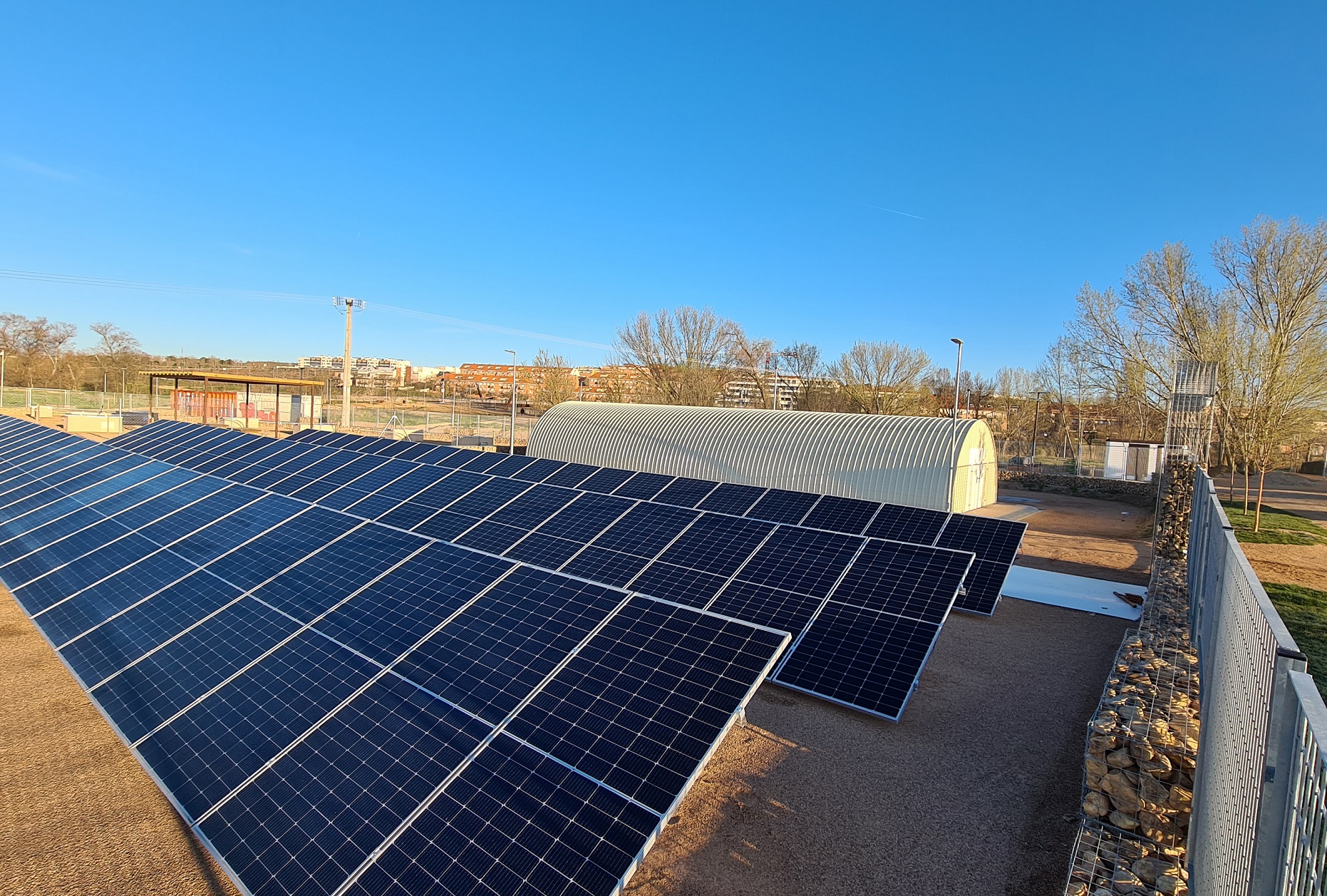 Placas solares e instalaciones para la captacion de agua