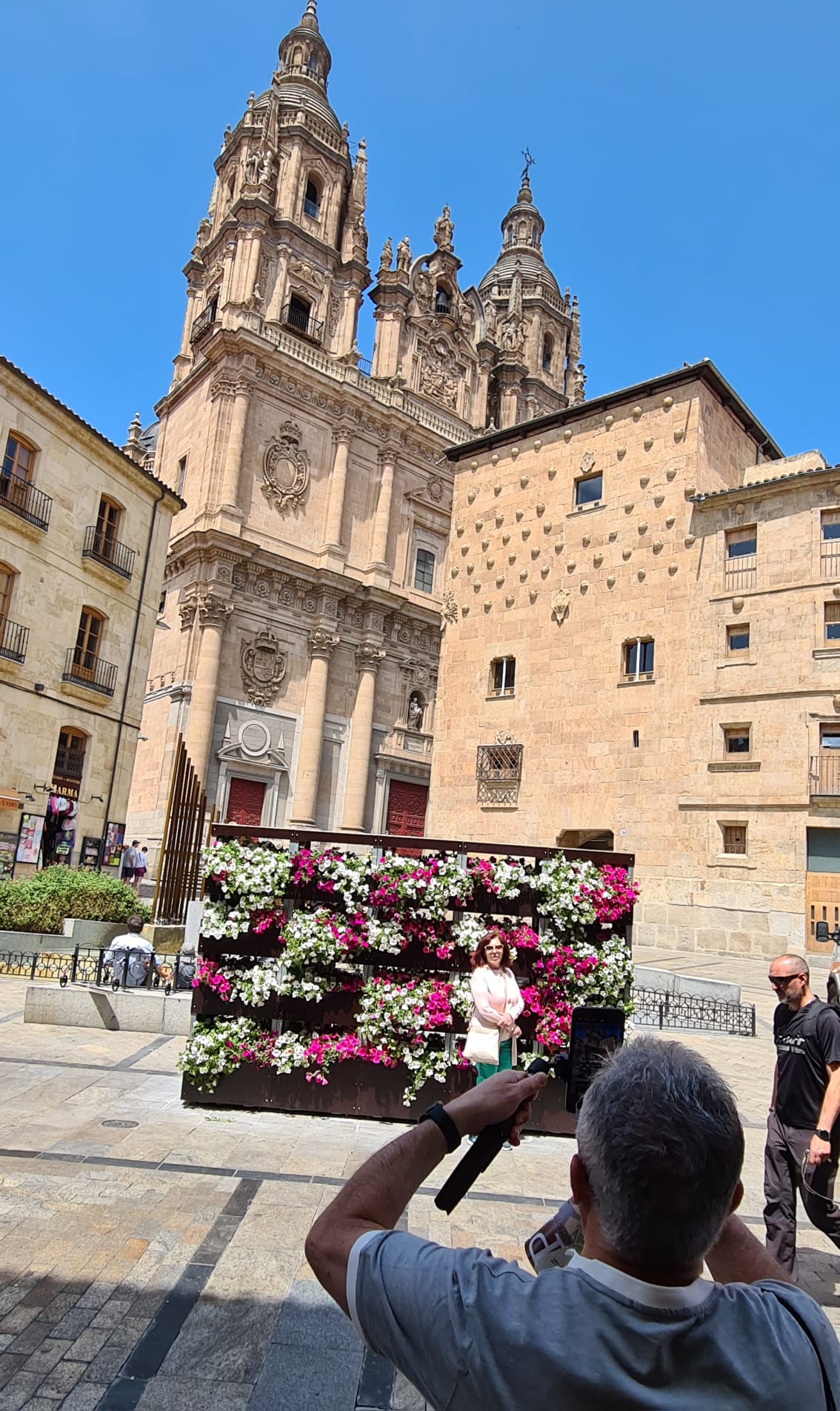 Photocall  natural junto a la Clerecia y la Casa de las Conchas