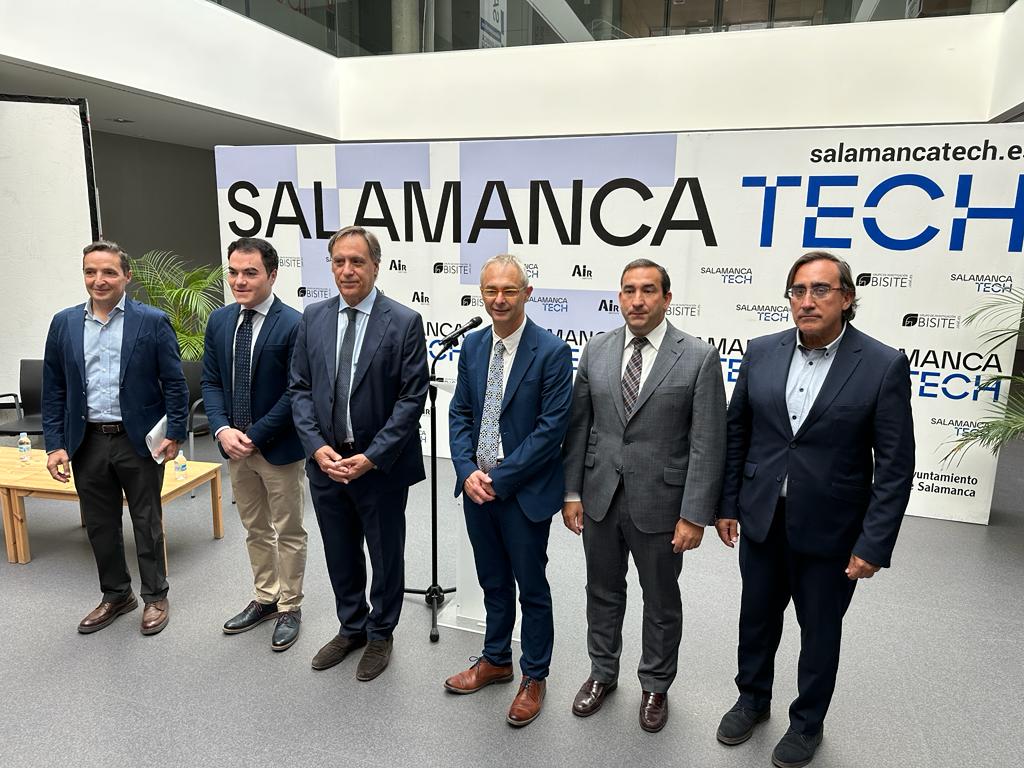 Autoridades durante la apertura de la jornada
