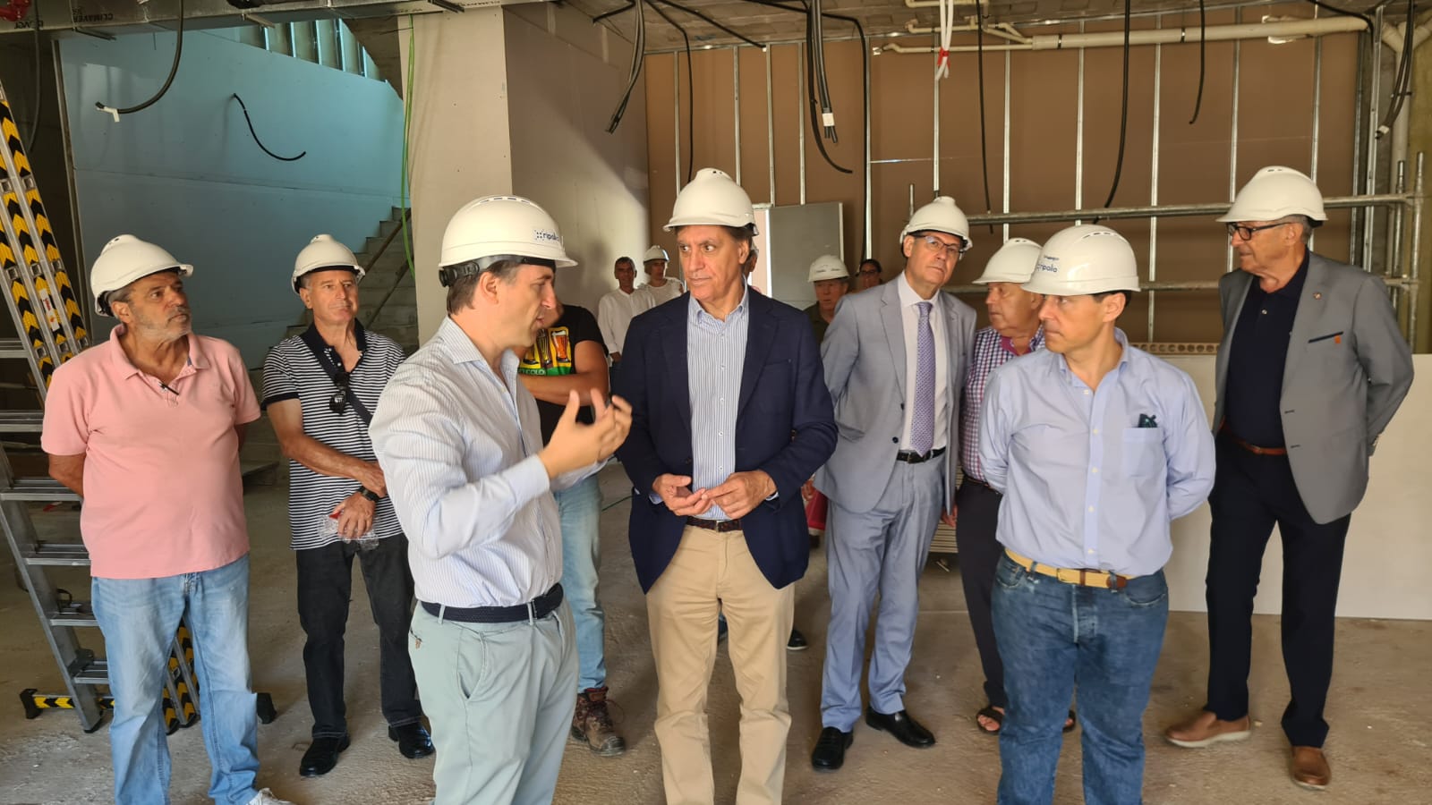 Visita al nuevo centro municipal en el barrio de Chamberi