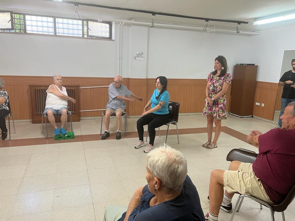 Miryam Rodriguez visita los talleres  Me mantengo activo en verano