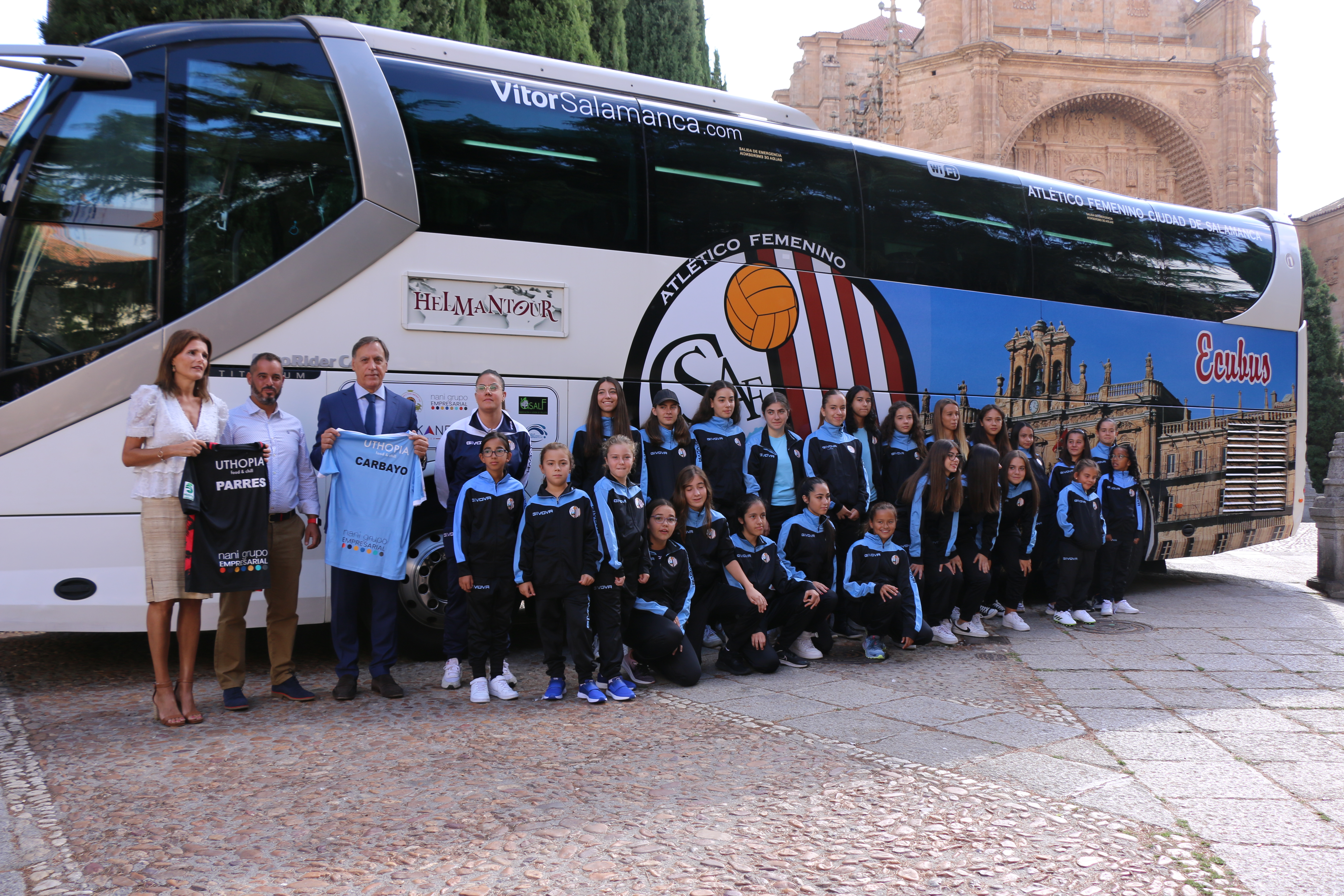 Presentacion del autobus en la Plaza del Concilio de Trento