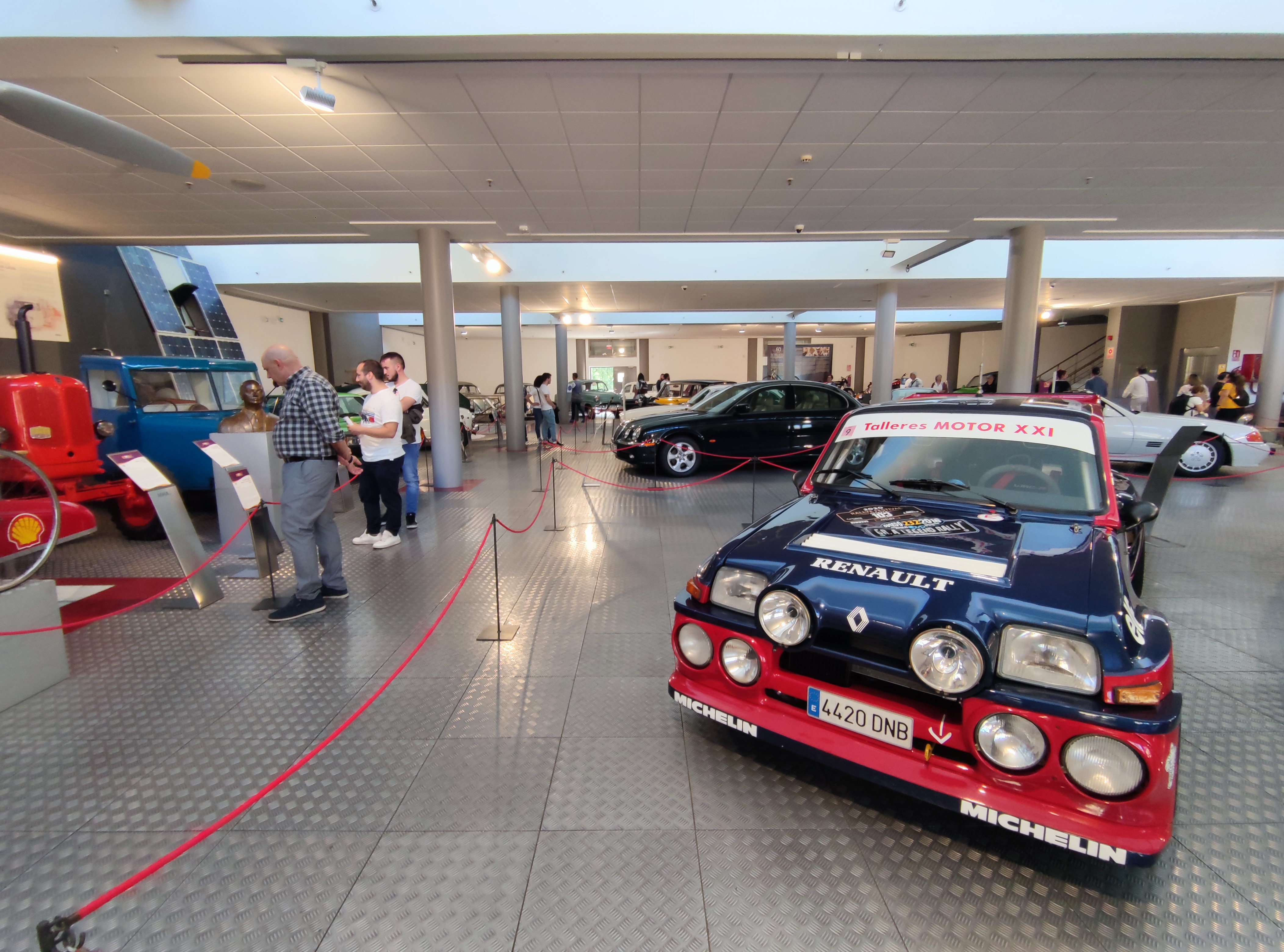 Prorrogado un mes la exposicion  Renault  125 anos de historia de la automocion