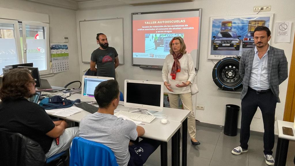 La concejala de Salud Publica  Vega Villar  visita el Taller de Reduccion de Accidentes de Trafico