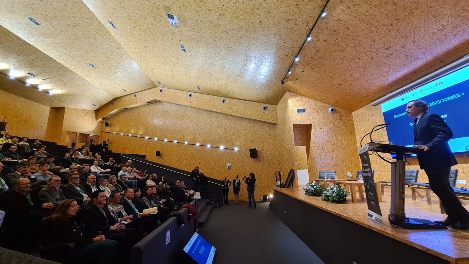 Garcia Carbayo  durante el seminario  Salamanca conecta con su rio