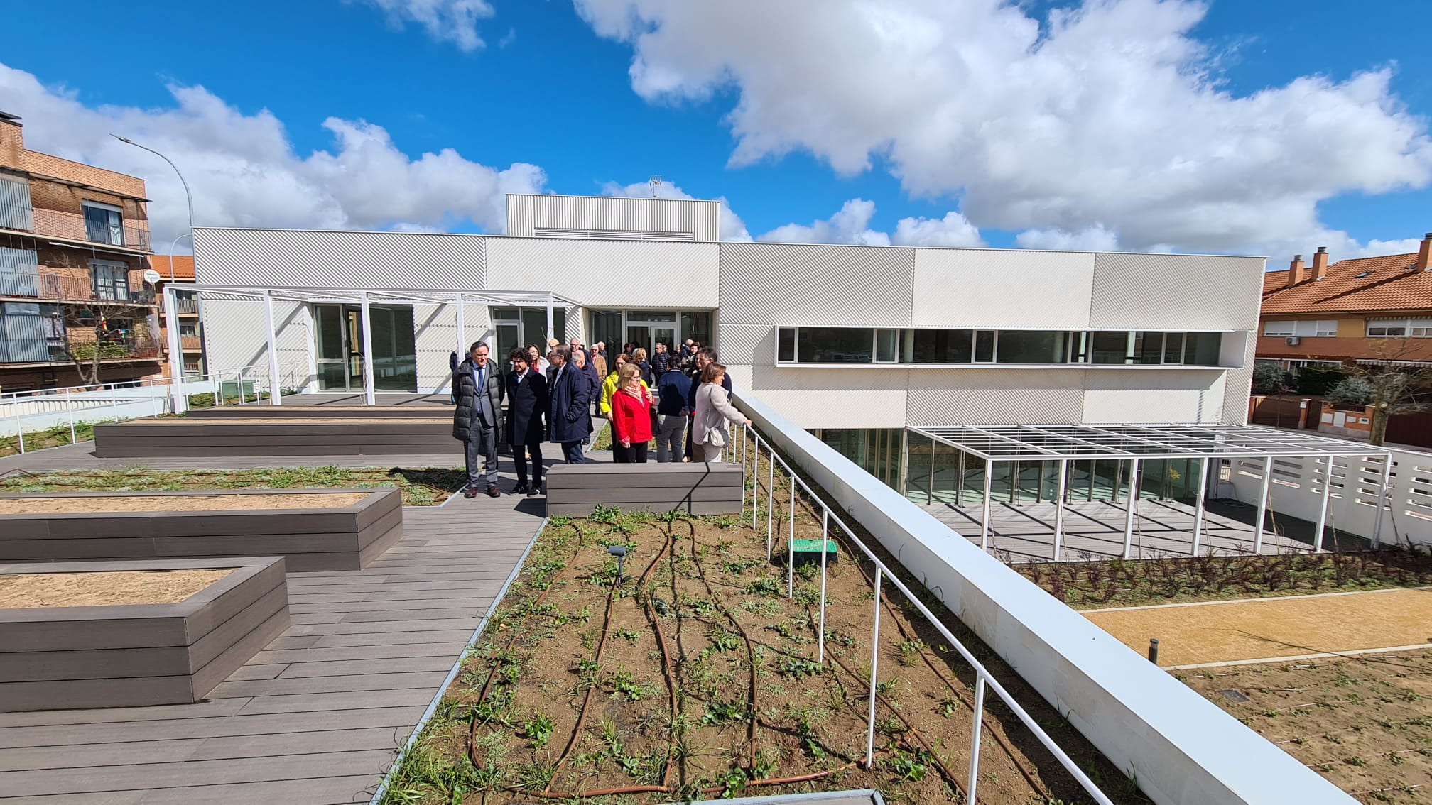 Visita del alcalde al nuevo centro municipal para personas mayores en Chamberi