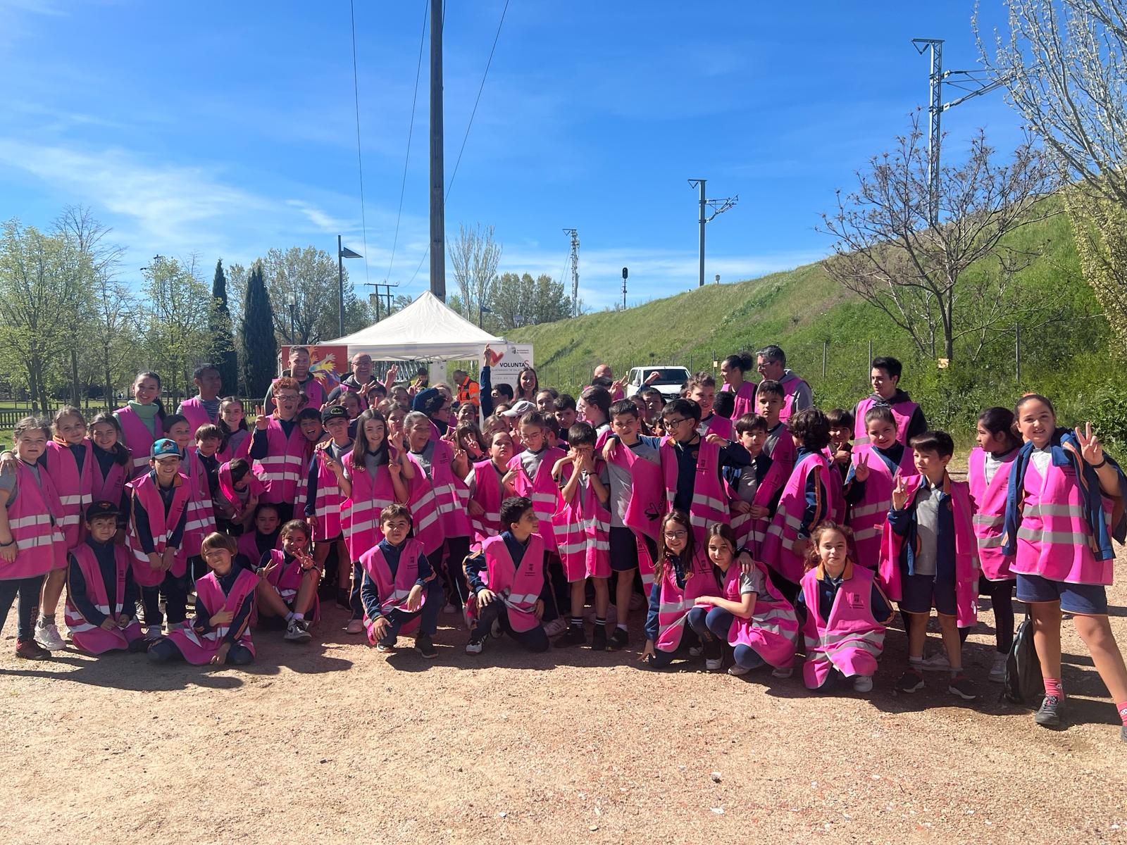 Actividades de voluntariado ambiental con alumnos del Colegio Calasanz