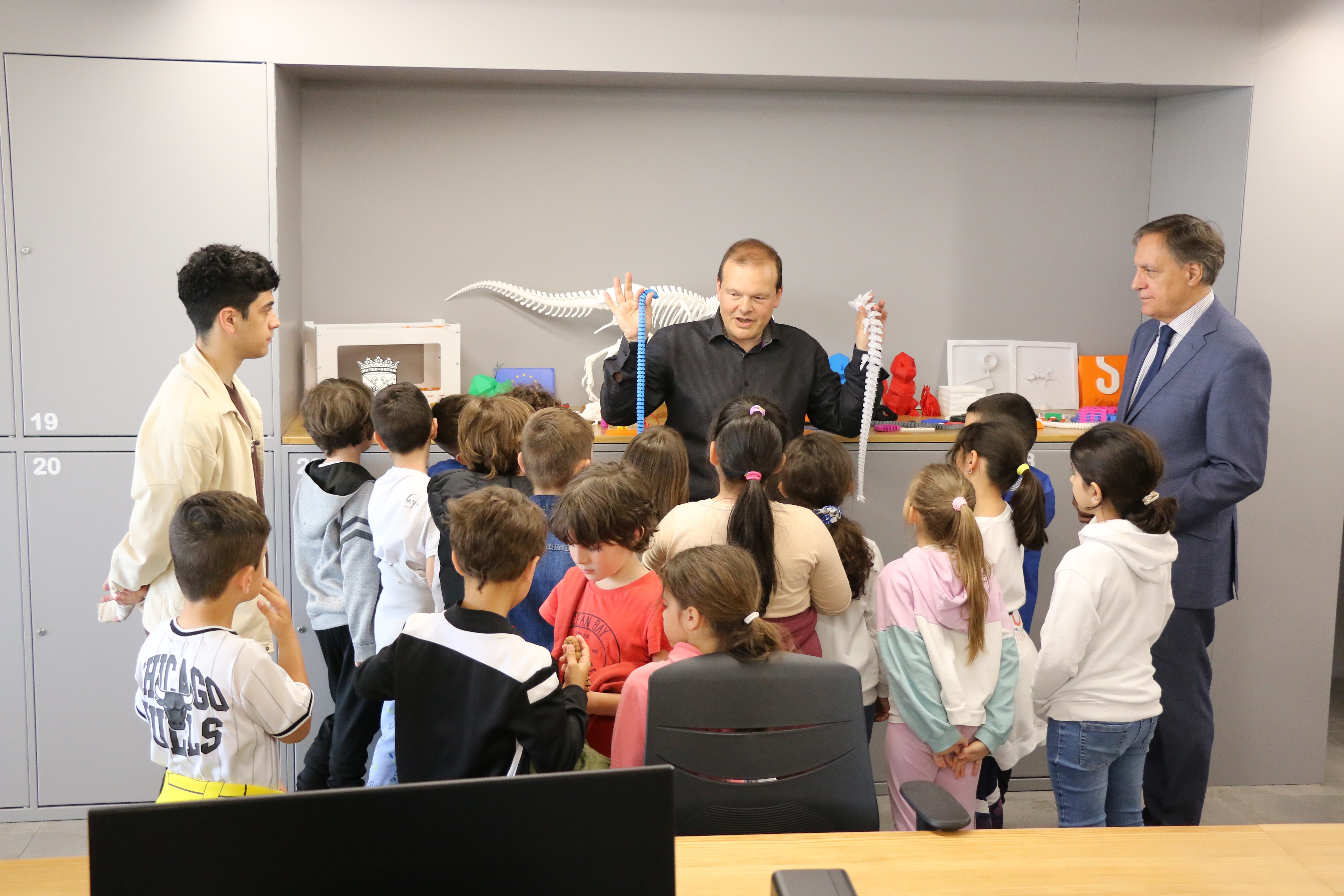 Cierre de los talleres escolares tecnologicos en el Centro Tormes