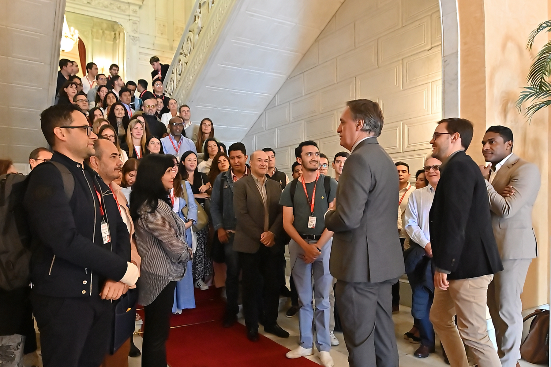 Recepcion del alcalde a profesores y alumnos del Curso de Especializacion en Derecho